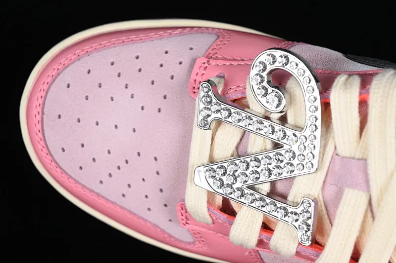 All categories Nk SB Dunk series Nk SB Dunk Low low-top sneakers C version Nk Dunk Low "Barbie" Barbie SB low-top sports and leisure sneakers FN8927-621